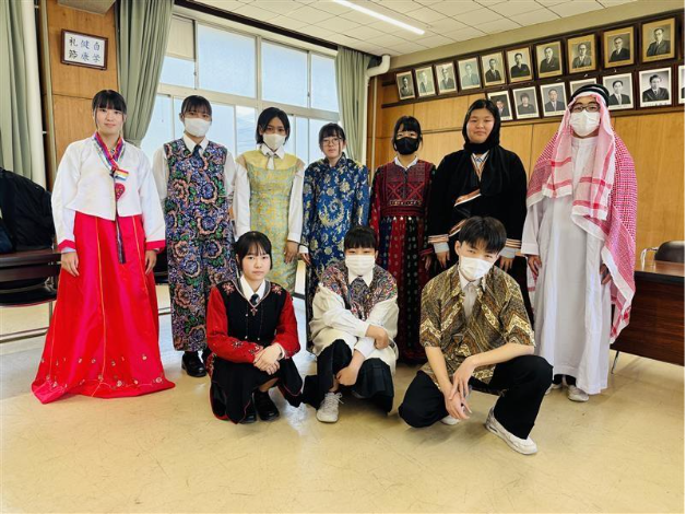 民族衣装を通じて世界を学びました！