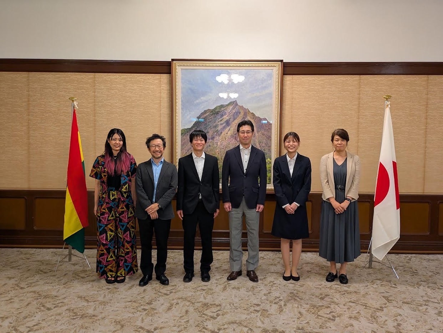 大学連携JICA海外協力隊ガーナ派遣される（3例目）愛媛大学　前田彩名さん・湯口貴聡研究員らが愛媛県庁を表敬訪問しました【2025年7月2日（水）】